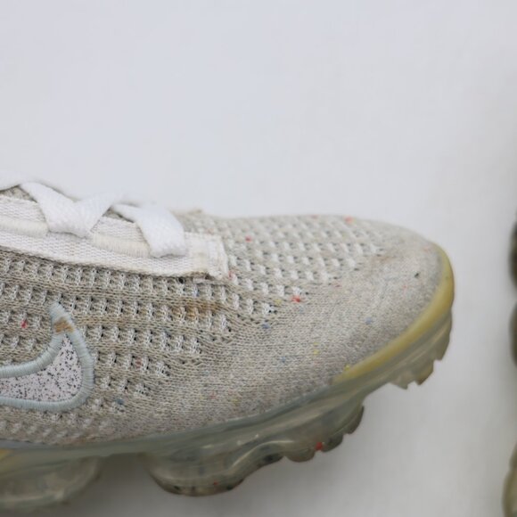 Nike Air Vapormax Flyknit 2021 Women's Size 7 White Pure Platinum DC4112-100 - Picture 10 of 10
